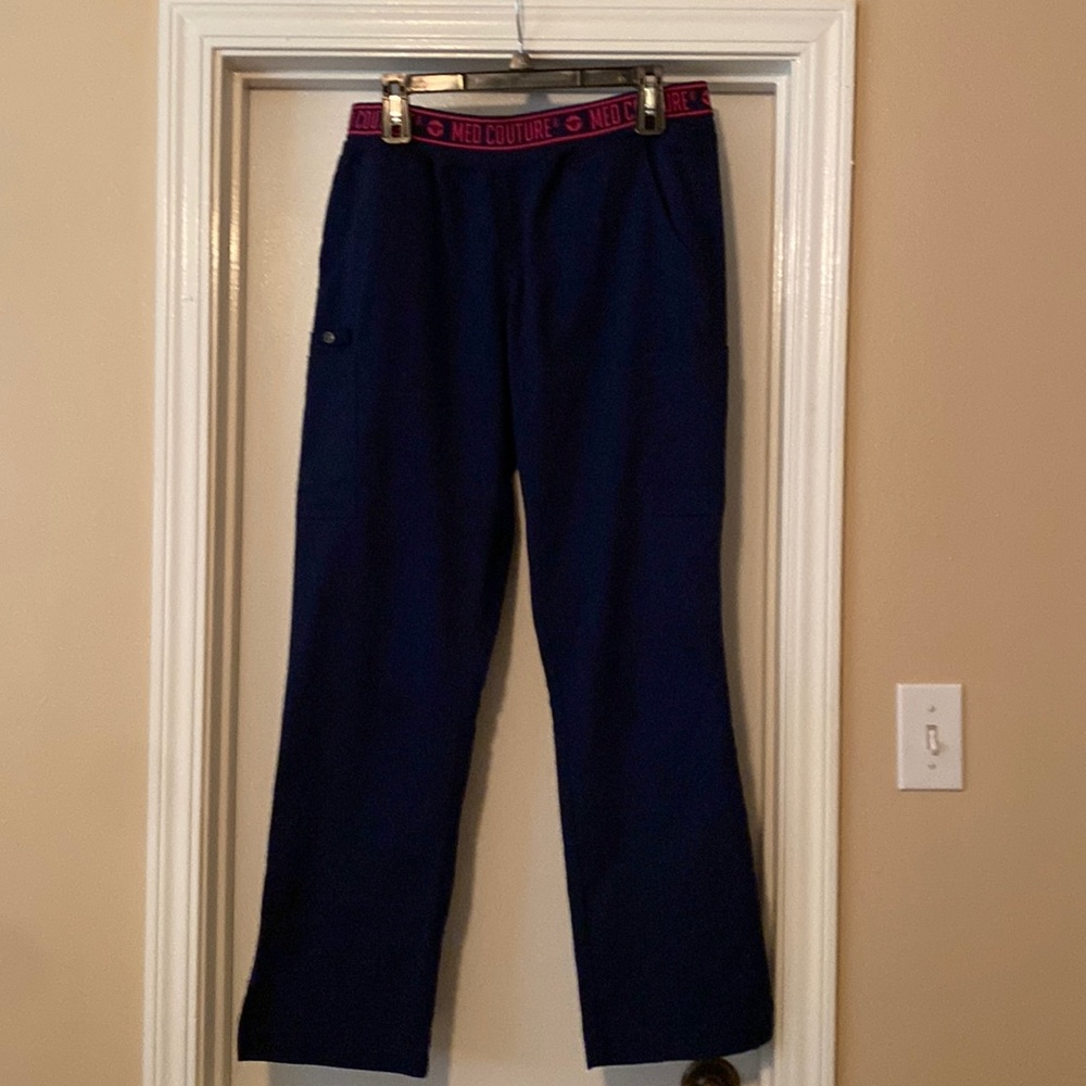 Med couture women’s navy scrub pants; good condition